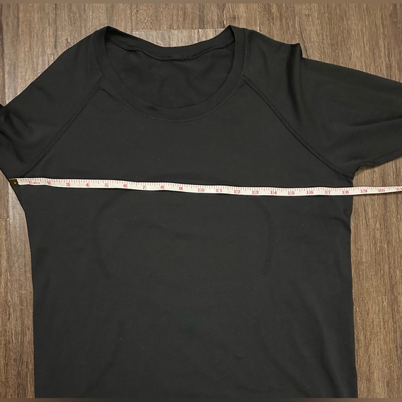 Lululemon Swiftly Tech Long-Sleeve Shirt in Black. Size 10 - Picture 10 of 13